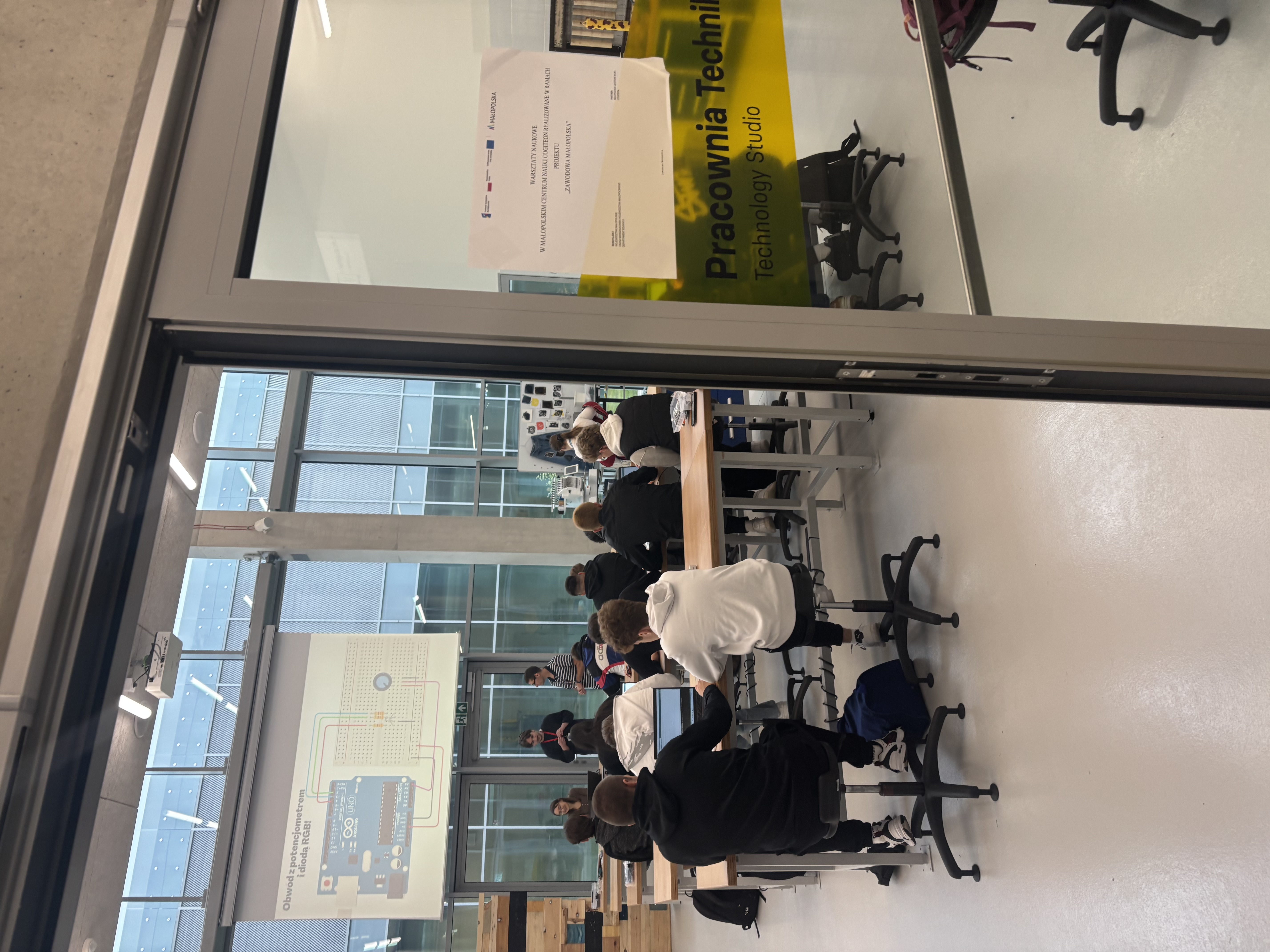 sala z publicznością podczas nocy naukowców